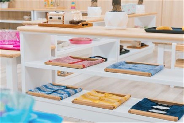 億禾林国际早教